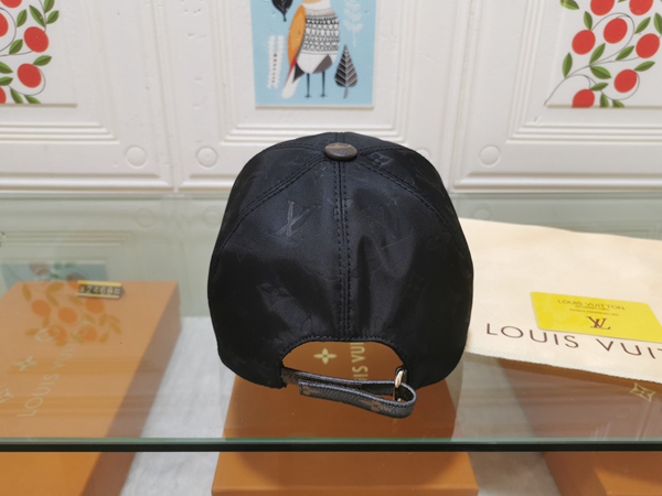 ブランド帽子側面デザイン